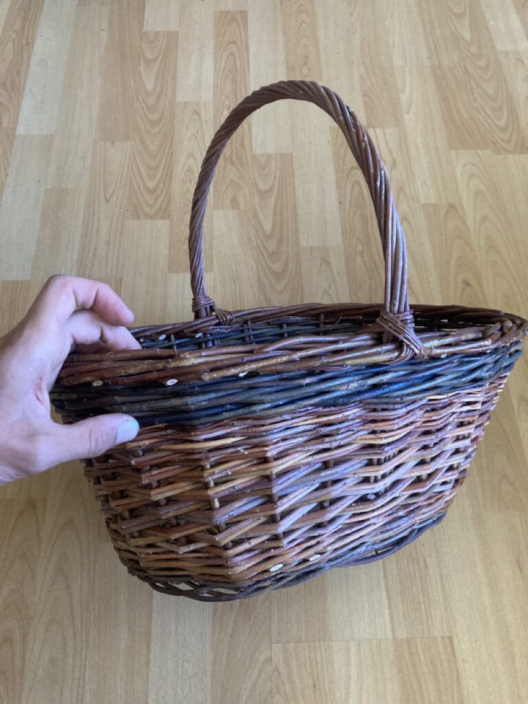 oval shopping basket with hoop handle